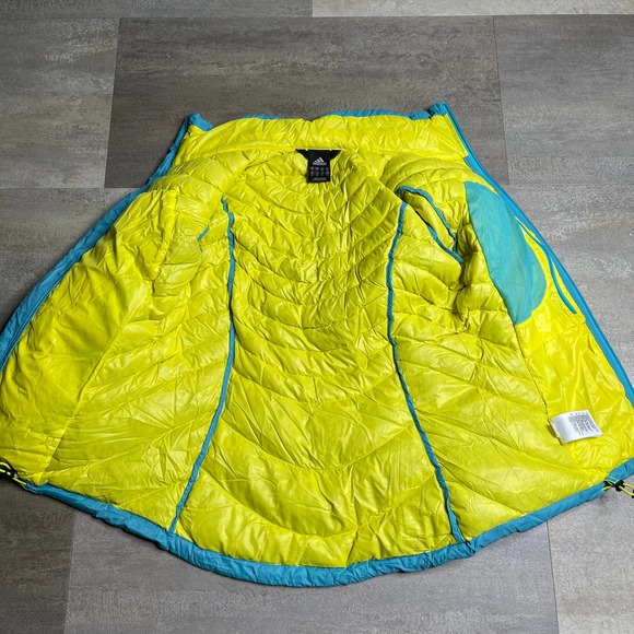 SOLD Adidas Womens Puffer Jacket Small - Picture 3 of 4